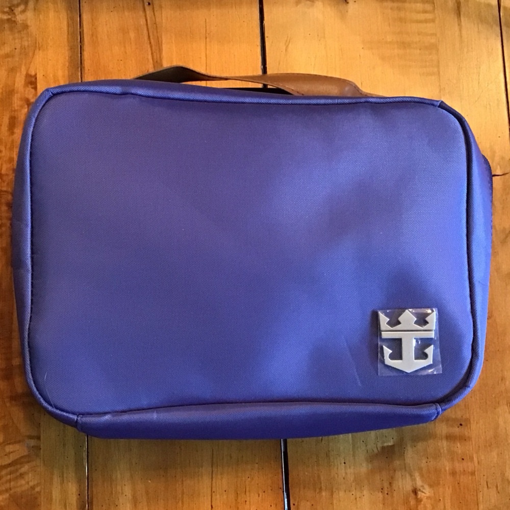 NWT  Men’s blue Royal Caribbean Toiletry Bag with Silver Logo